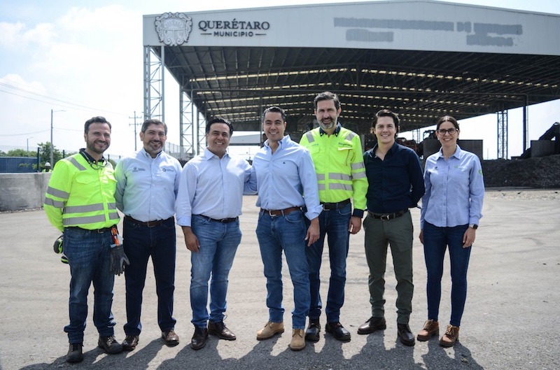 Alcalde de Querétaro Luis Nava supervisa planta de Broquers Ambiental.