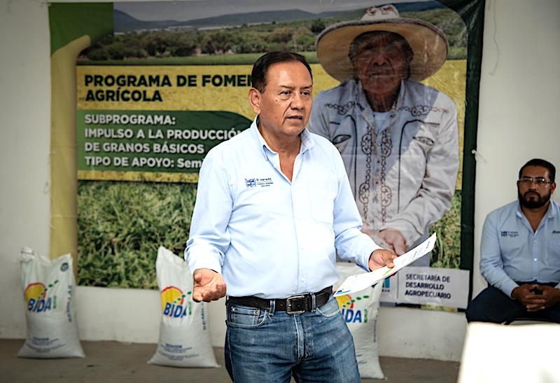 Entregan en El Marqués semillas de frijol a 140 productores.