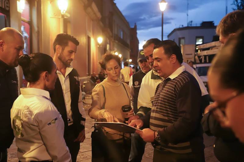 Luis Nava supervisa renovación de alumbrado en el Centro Histórico de Querétaro