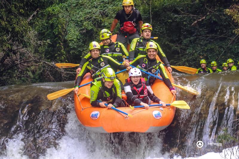 PC El Marqués se certifica en emergencias sobre inundaciones y aguas rápidas.