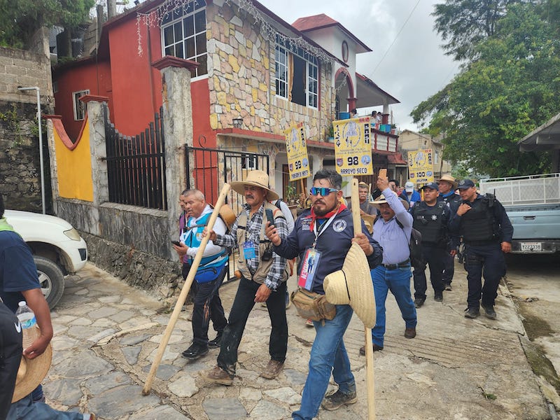 Peregrinos de Querétaro inician su caminata al Cerro del Tepeyac