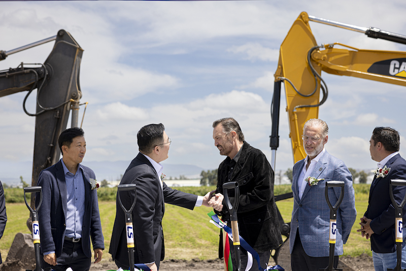 Colocan primera piedra de LS Cable System y LS EV México, en Querétaro.