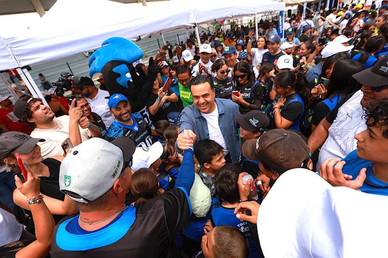 Luis Nava agradece a beneficiados por 6 años de trabajo a favor de Querétaro