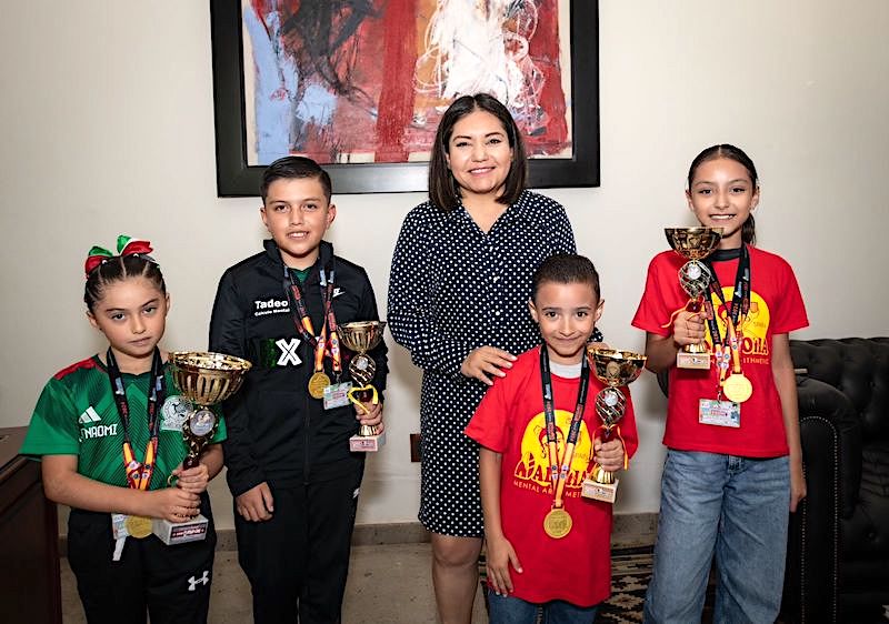 Reconoce Claudia Martínez a campeones marquesinos en cálculo mental