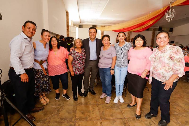 Sostiene Luis Nava reunión con lideres sociales de Querétaro.