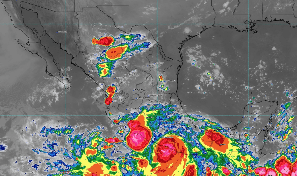 Huracán John amenaza costas de Guerrero y Oaxaca; se pronostica que toque tierra esta noche