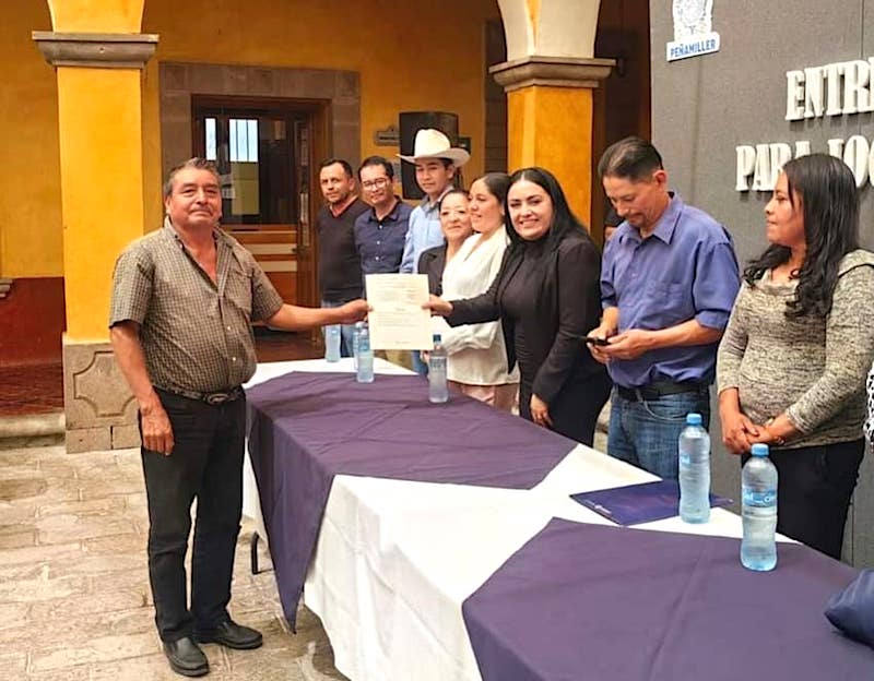 17 comunidades de Peñamiller reciban constancias de "Localidad Indigena"