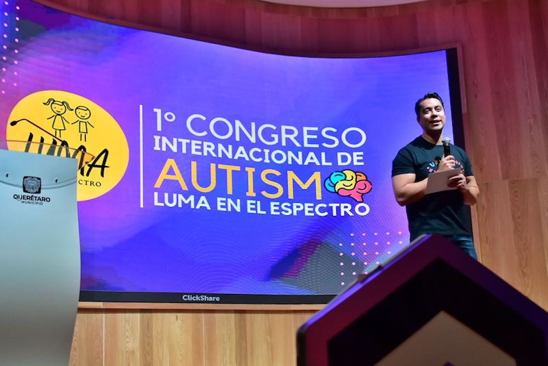 Alcalde de Querétaro Felifer Macías impulsará políticas publicas a personas con autismo