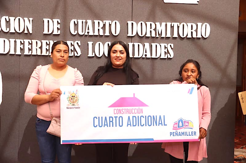 Ana Karen Jiménez entrega cuartos adicionales a 30 familias de Peñamiller