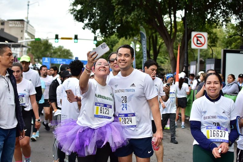 Felifer Macías participa en el Querétaro Maratón 2024