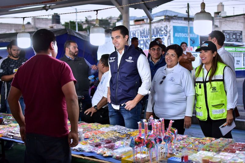 Felifer Macías reafirma su compromiso con los comerciantes del Tianguis de Molineros