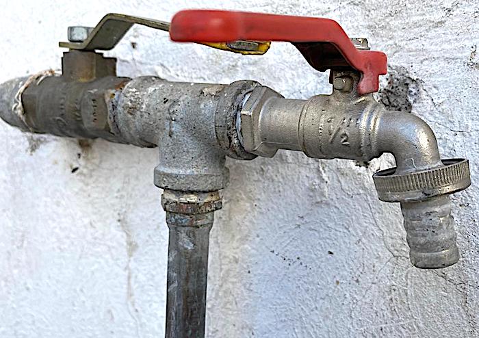 Servicio de agua potable es interrumpido en 15 colonias de Querétaro Capital