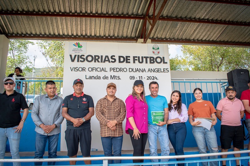 Ex futbolista Pedro Duana visita Landa de Matamoros para observar talento de niños y jóvenes