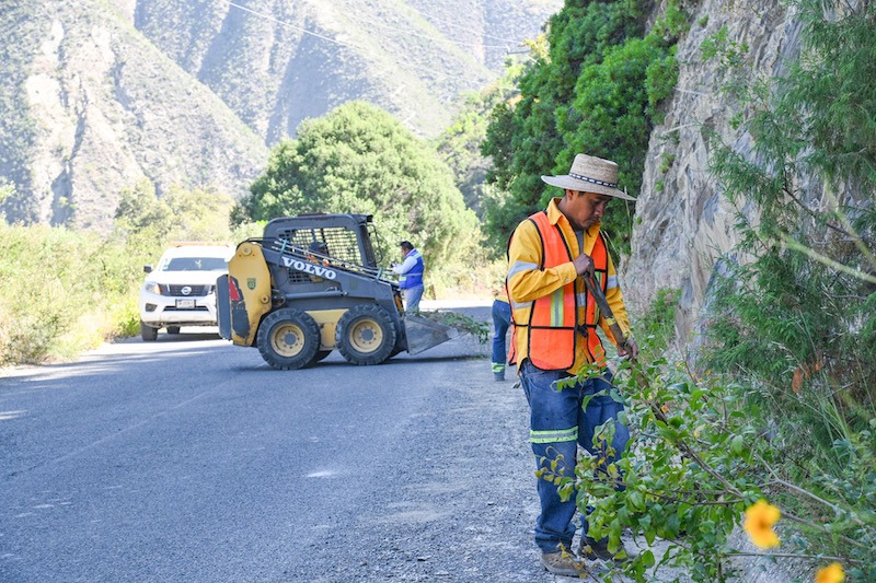 Gobierno de Querétaro continúa con acciones para la conservación de carreteras federales