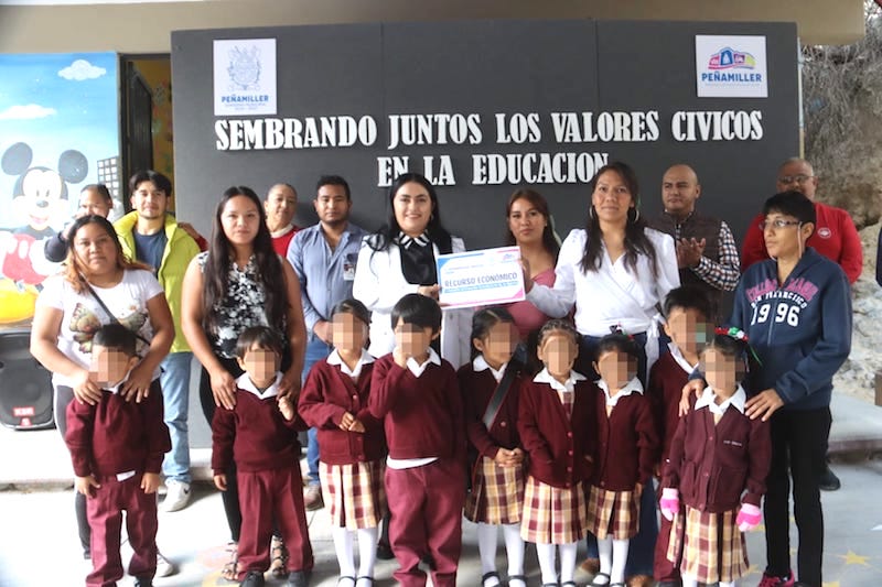 La Alcaldesa Ana Karen Jiménez lleva programa de valores cívicos a preescolar en Adjuntas de Higueras