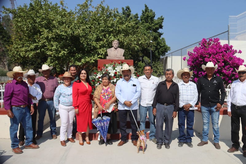 Rinden en Peñamiller homenaje al líder agrarista Genaro Hernández Gallegos