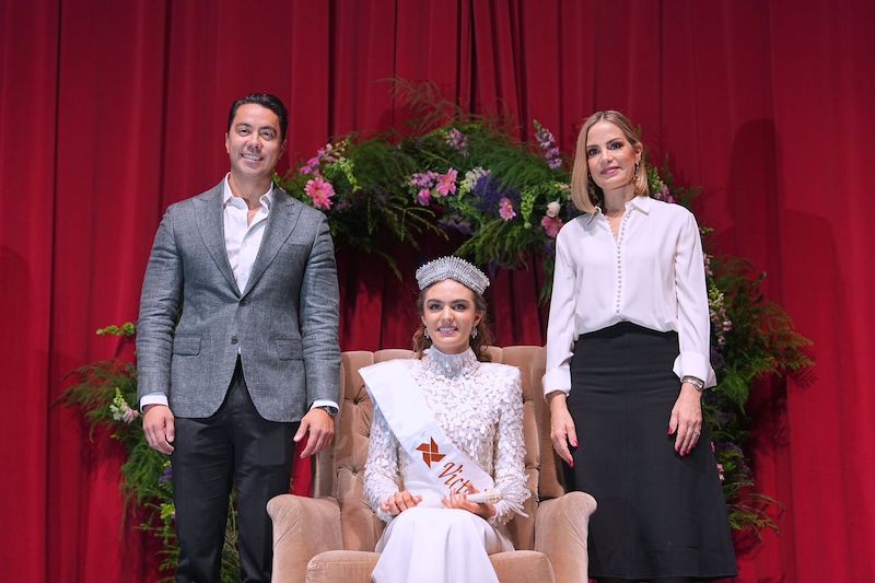 Felifer Macías participa en la coronación de Victoria II, Reina de las Fiestas Navidad 2024