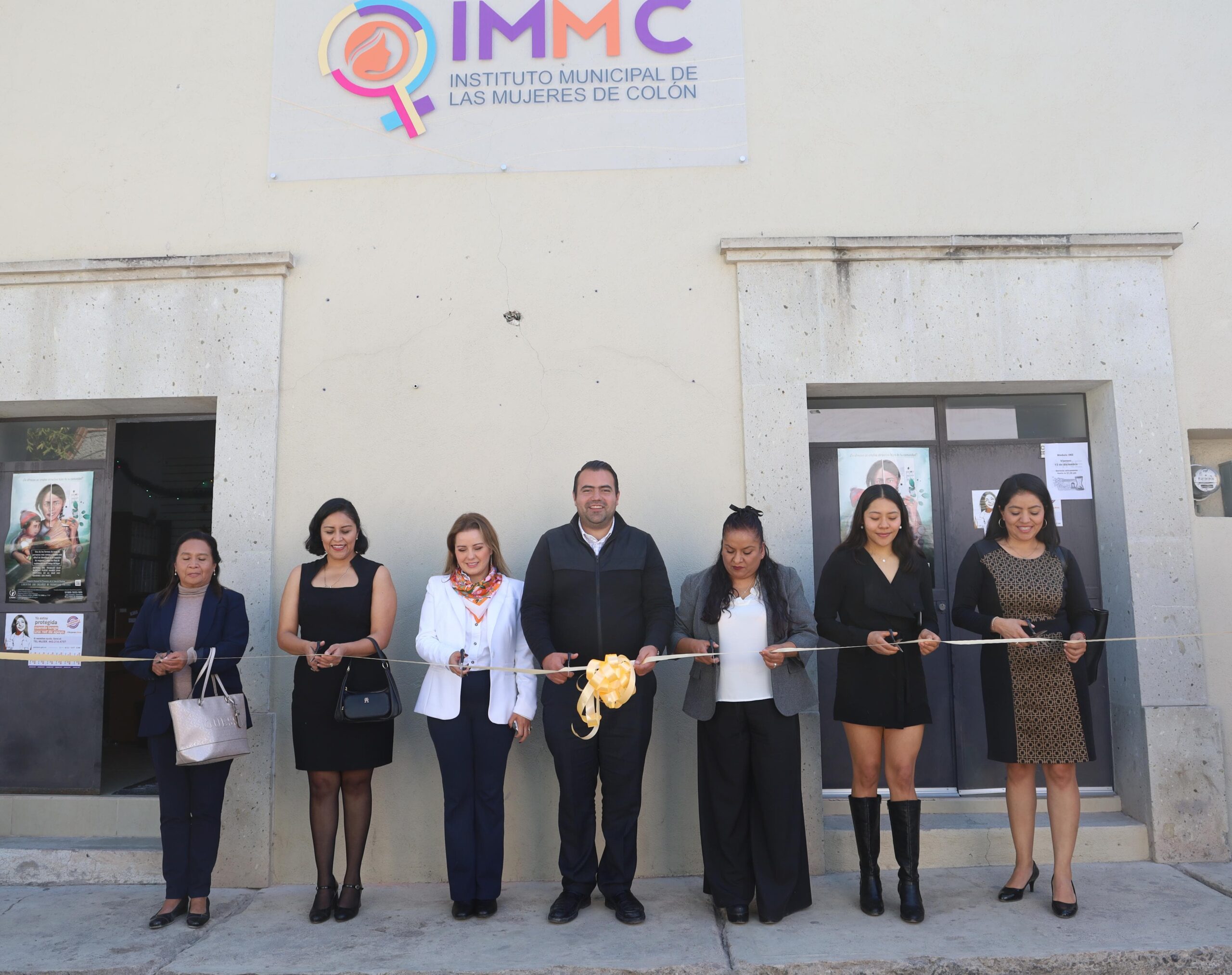 Gaspar Trueba inaugura nuevas oficinas del Instituto Municipal de las Mujeres en Colón