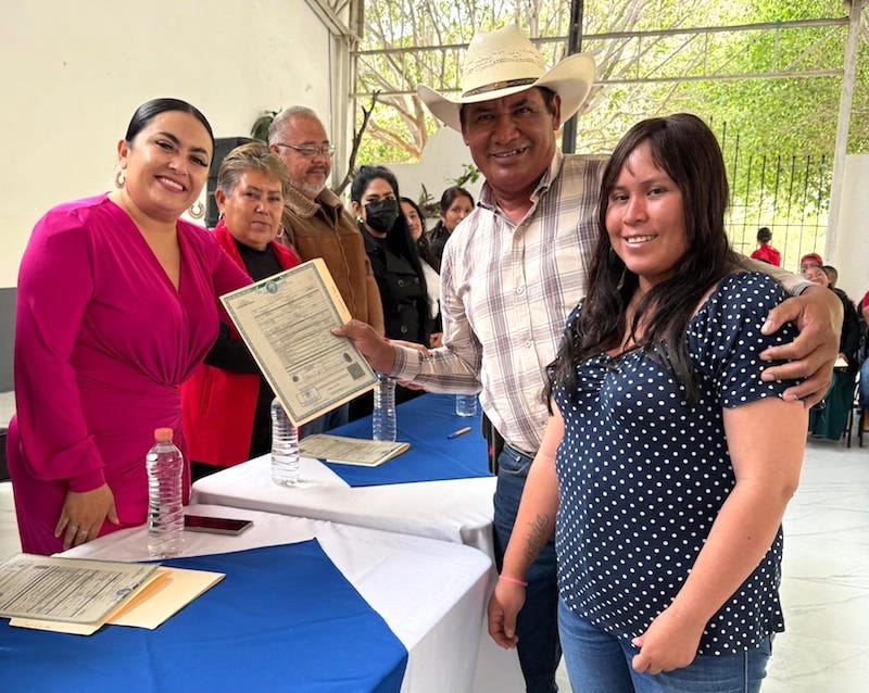 Parejas de Peñamiller se casan por medio del programa Matrimonios Colectivos 2024