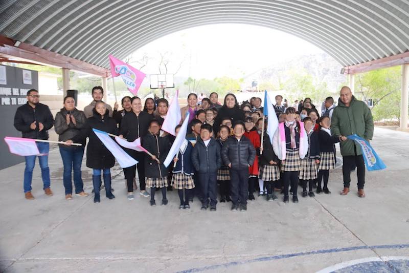 Ana Karen Jiménez arranca programa “Por tu escuela” con la rehabilitación de cancha en San Juanico