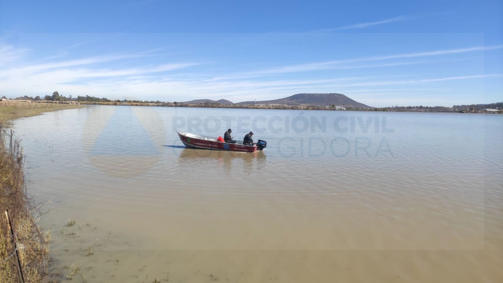 Cuerpos de emergencia realizan labores de recuperación de cuerpo presa La Cápula, Huimilpan